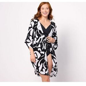 Jantzen Black and White Abstract Swim Cover-up 1X excellent condition never worn